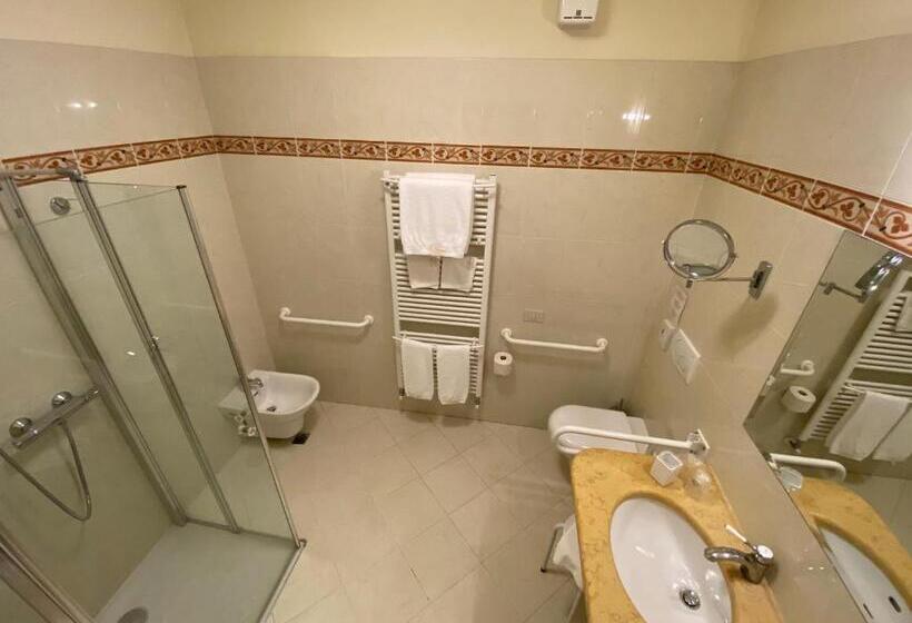 Полулюкс, La Vittoria Boutique