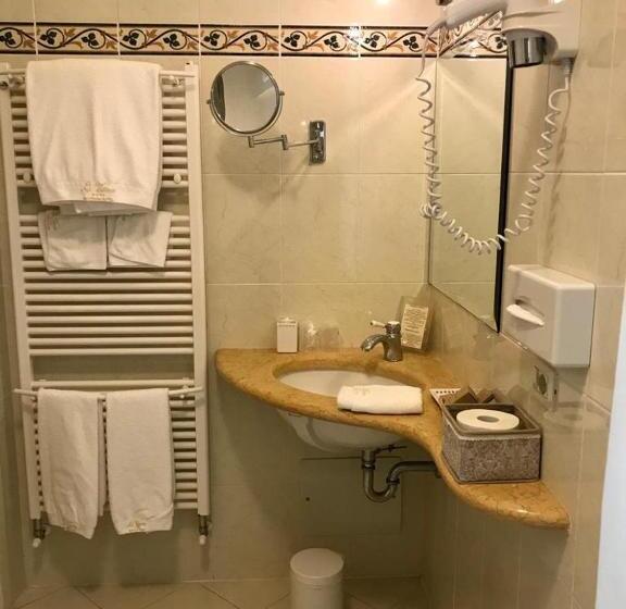 Полулюкс, La Vittoria Boutique