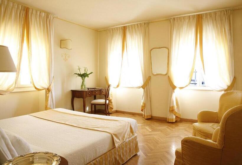 Номер Deluxe Вид на Озеро, La Vittoria Boutique