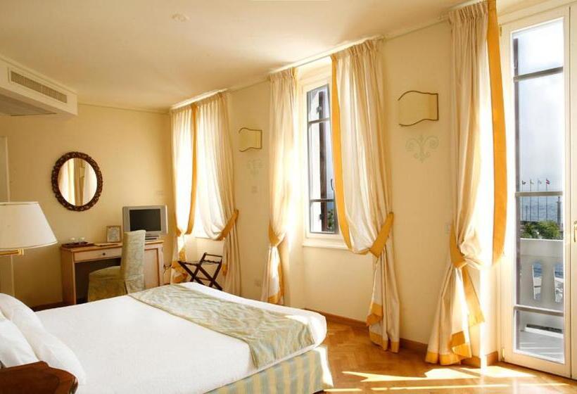 Номер Deluxe Вид на Озеро, La Vittoria Boutique