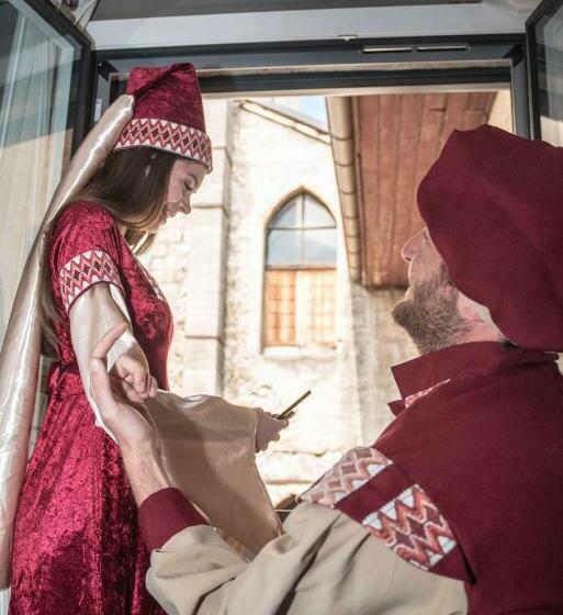 标准间, Le Comte Rouge