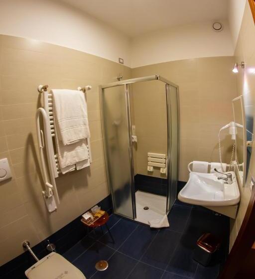 חדר אקונומי, Miramare