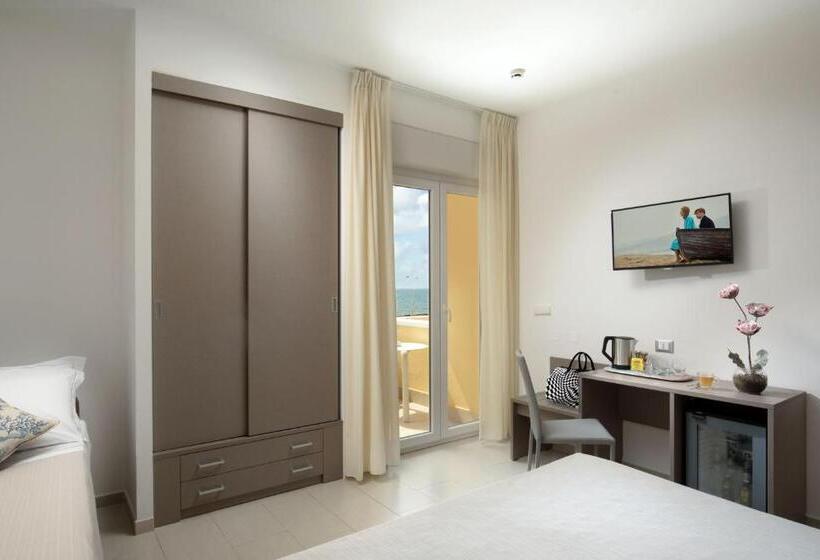 חדר משפחתי, Miramare