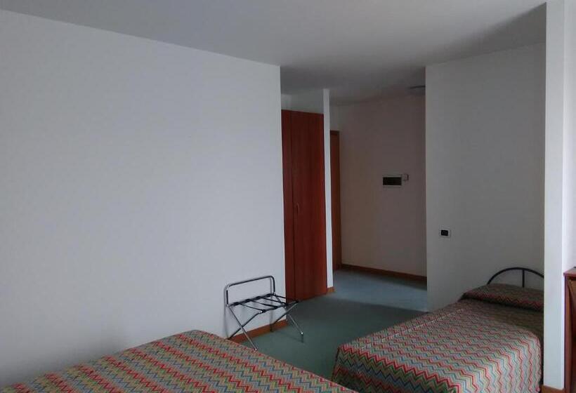 스탠다드 트리플 룸, Naonis