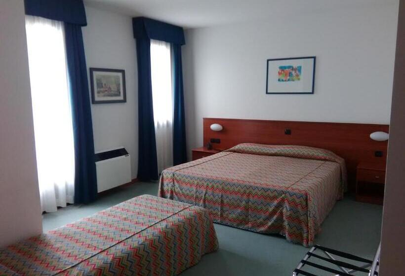 스탠다드 트리플 룸, Naonis