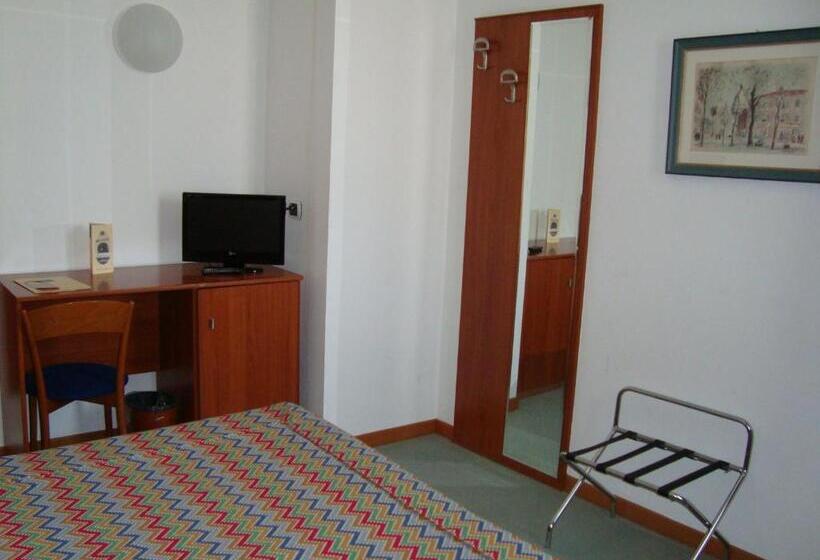 스탠다드 룸, Naonis