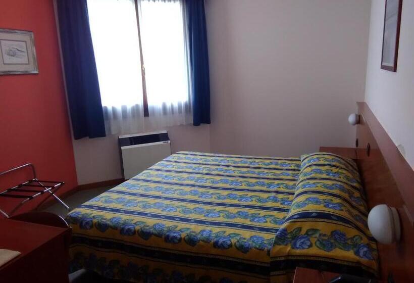 스탠다드 룸, Naonis