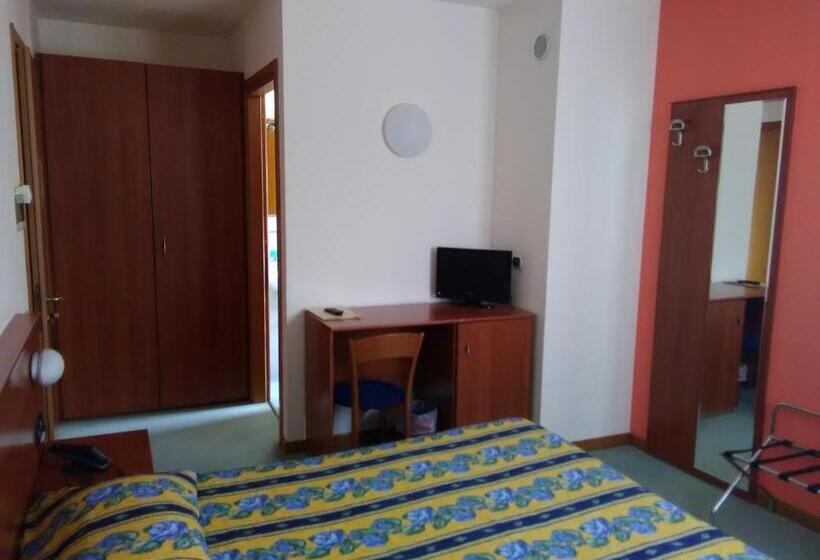 스탠다드 룸, Naonis