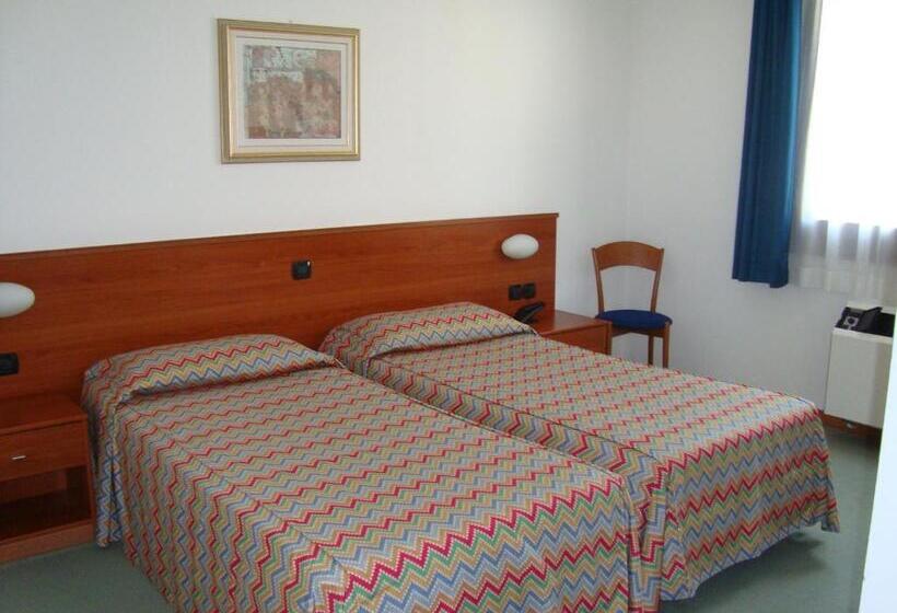 스탠다드 룸, Naonis