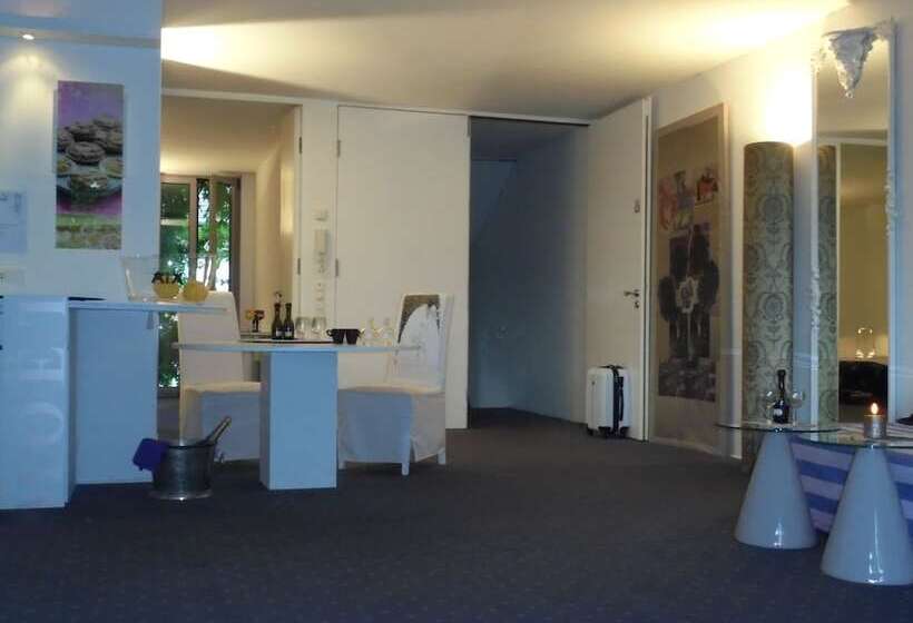 חדר פנטהאוז, Pallazzo Alfonso