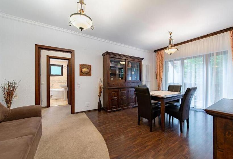 1ベッドルームアパートメント, Regal