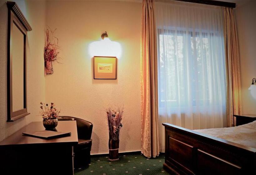 1階の1ベッドルームアパートメント, Regal