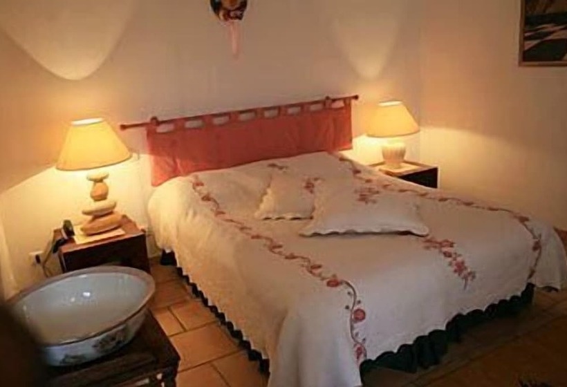 غرفة قياسية, Restaurant Le Moulin De La Camandoule