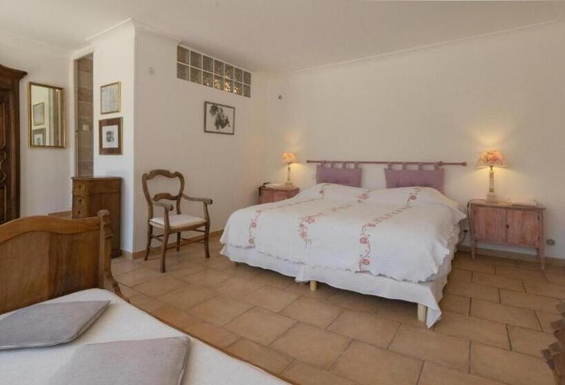 コンフォートルーム, Restaurant Le Moulin De La Camandoule