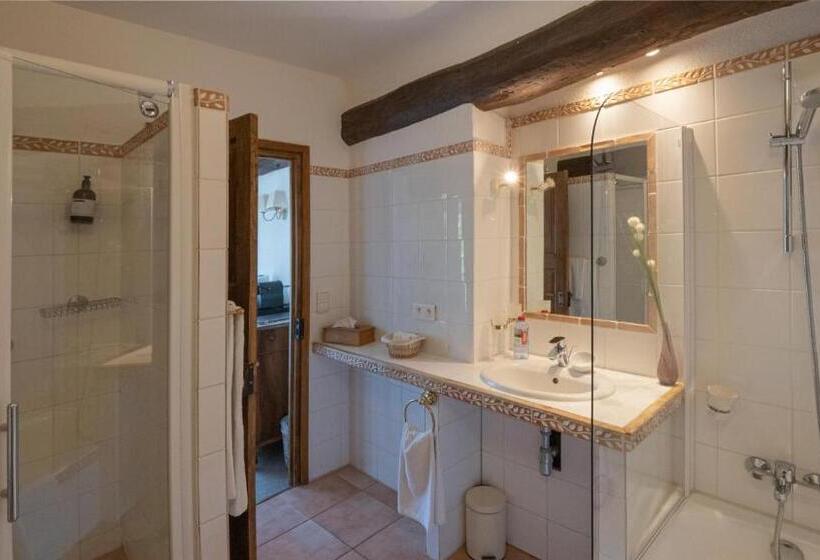 جناح, Restaurant Le Moulin De La Camandoule