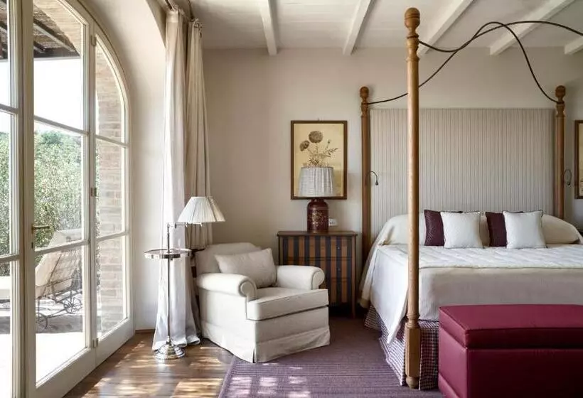 Suite with Terrace, Rosewood Castiglion Del Bosco