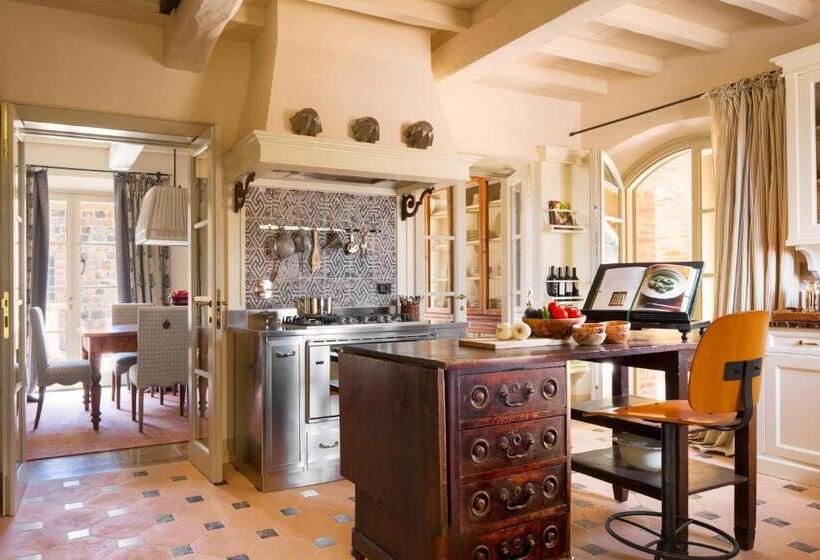 Люкс, Rosewood Castiglion Del Bosco