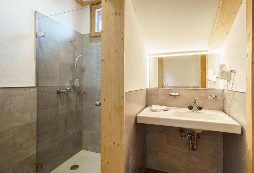 Standard Studio, Silvapina