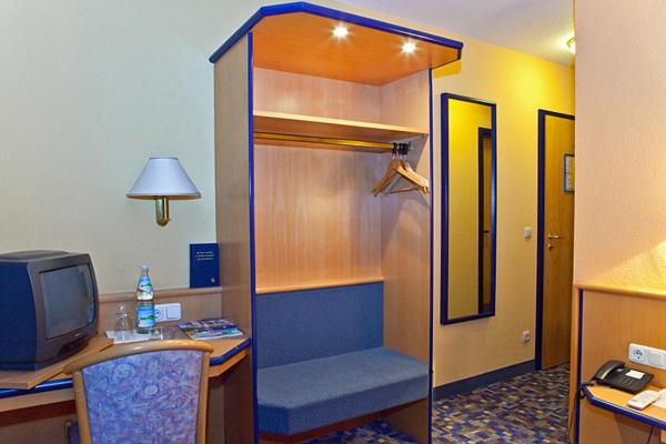 חדר סטנדרט יחיד, Strohofer