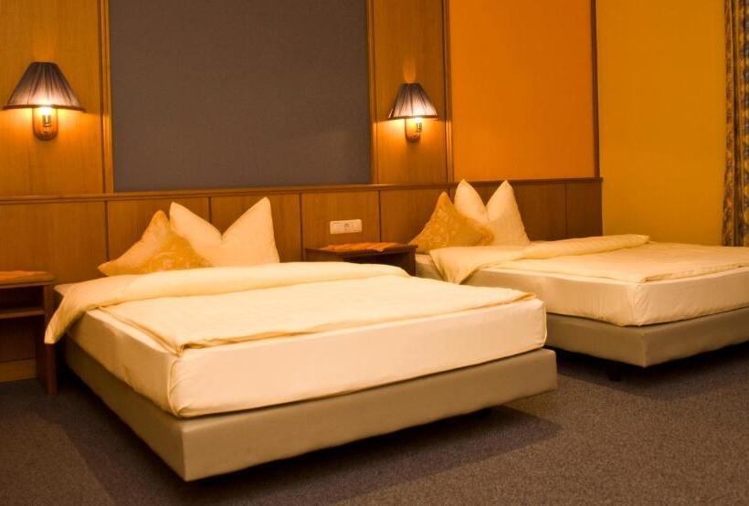 חדר משפחתי, Strohofer