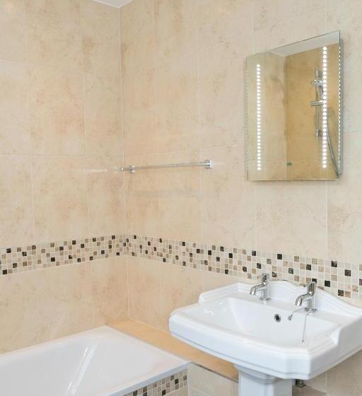 Номер Стандарт, The Manor