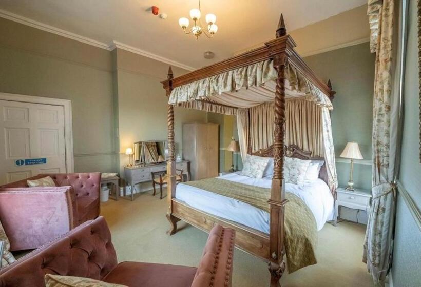 Номер Superior, The Manor