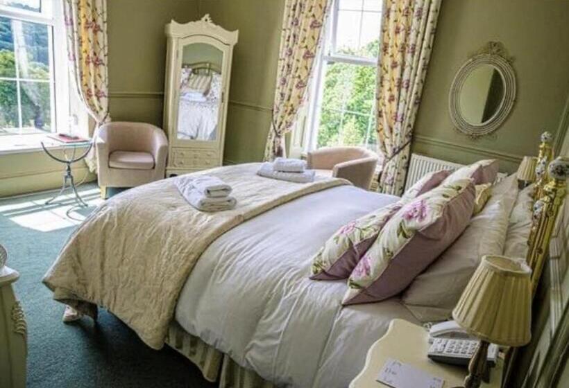 Номер Superior, The Manor