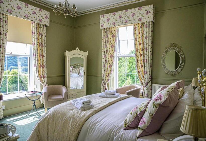 Номер Superior, The Manor