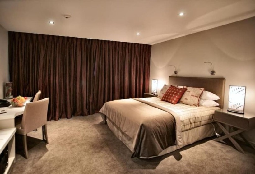 디럭스 스튜디오, The St James Premium Accommodation