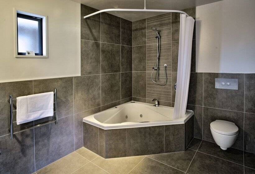 스위트, The St James Premium Accommodation
