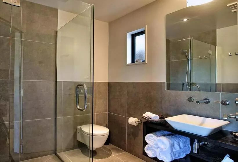 Deluxe-studio, The St James Premium Accommodation