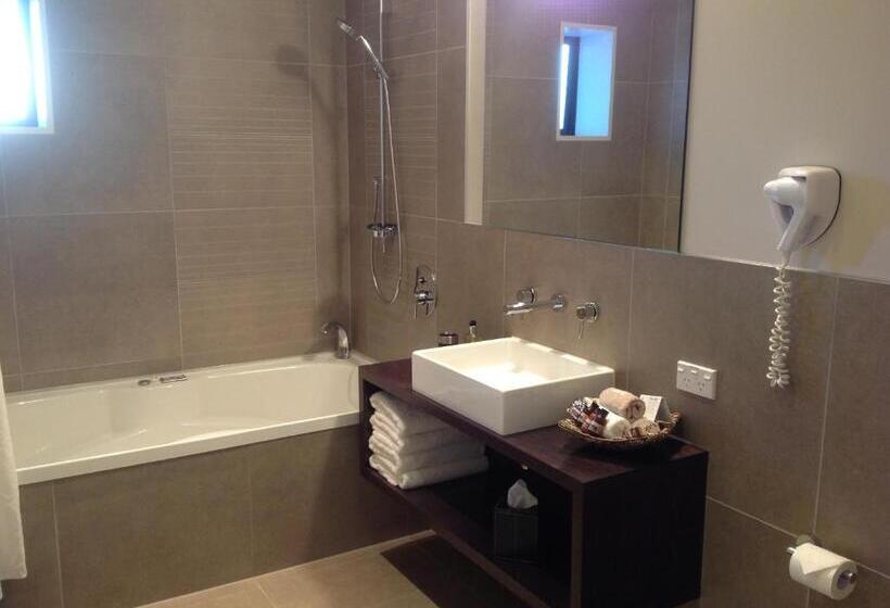 스위트, The St James Premium Accommodation