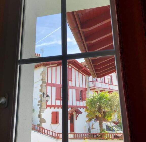 غرفة قياسية, Ursula