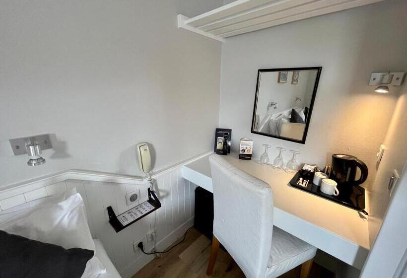 غرفة قياسية ثلاثية, Ursula