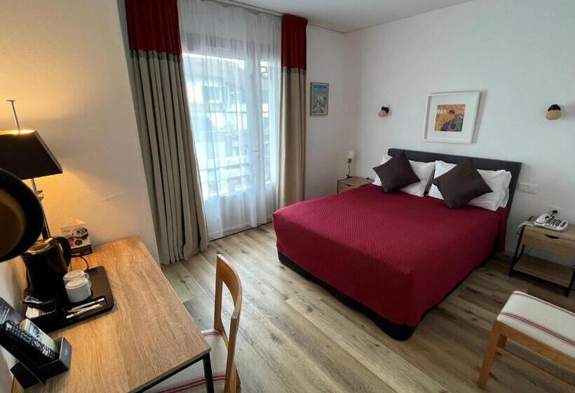 غرفة قياسية لذوى الاحتياجات الخاصة, Ursula