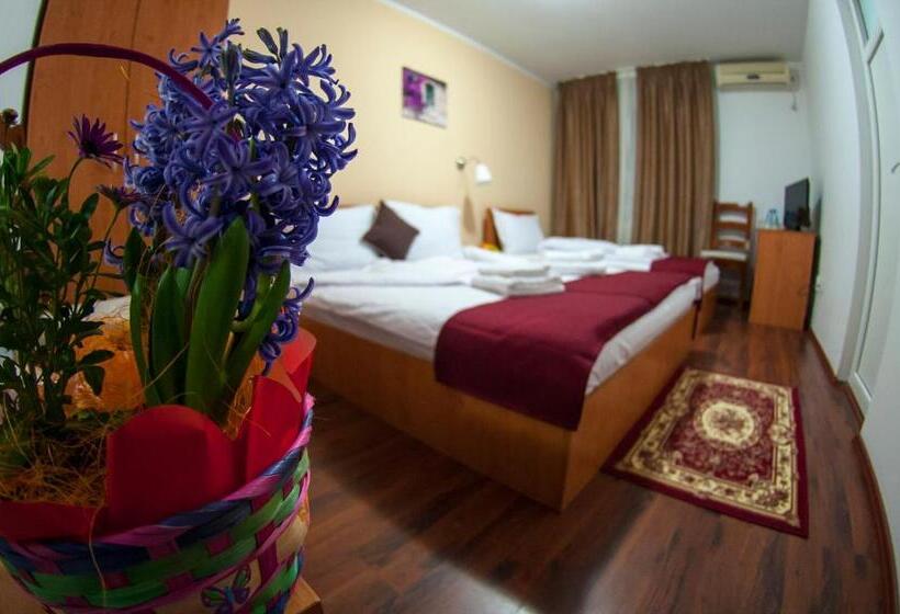 اتاق استاندارد سه نفره, La Casa Nord