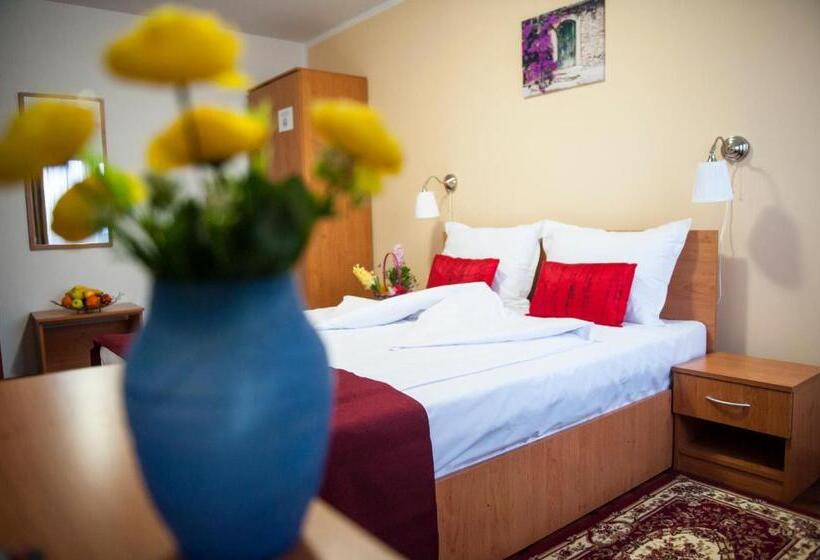 اتاق استاندارد سه نفره, La Casa Nord