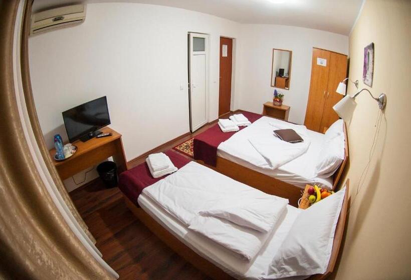 اتاق استاندارد سه نفره, La Casa Nord