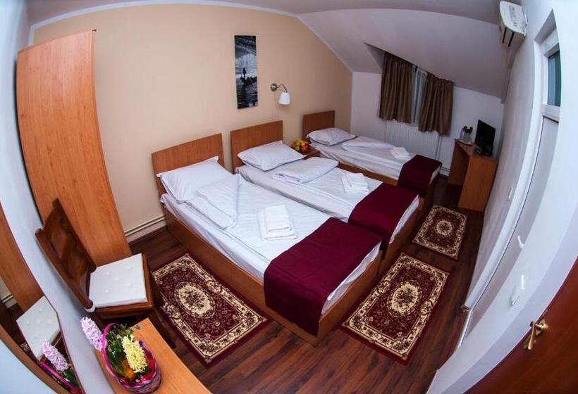 اتاق استاندارد سه نفره, La Casa Nord