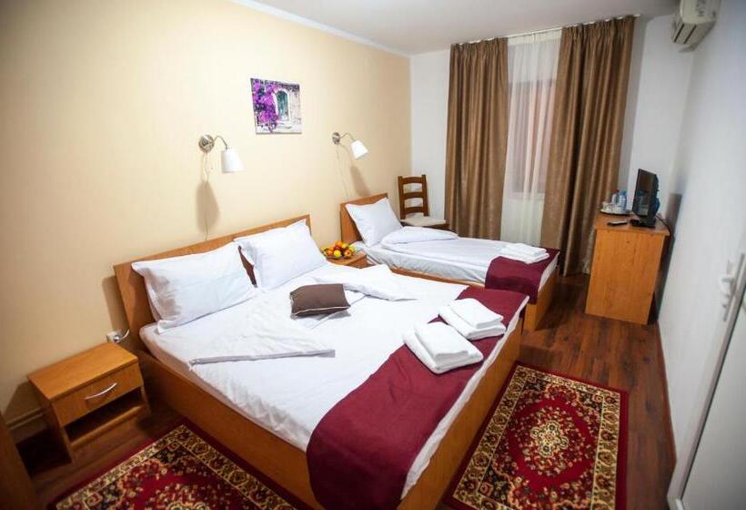 اتاق استاندارد سه نفره, La Casa Nord