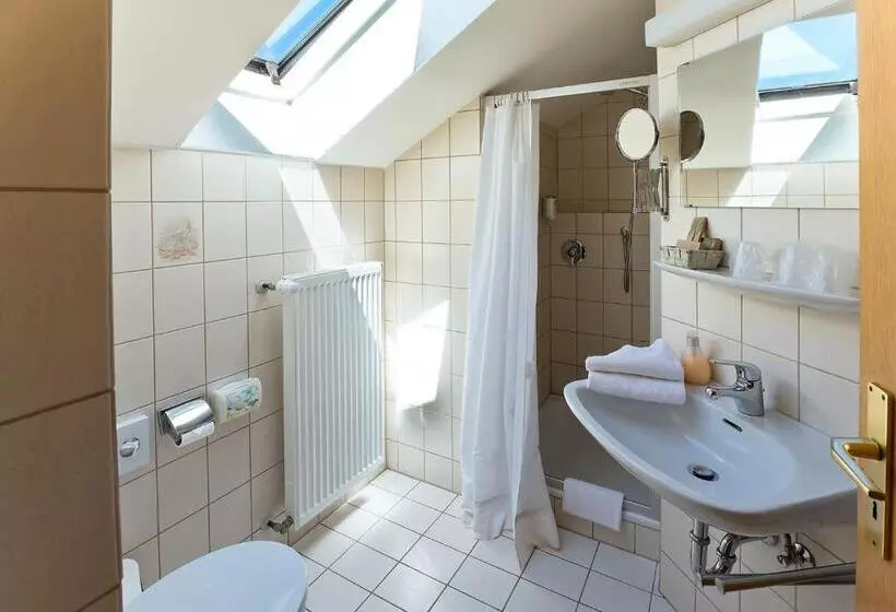 اتاق استاندارد سه نفره, Landgasthof Hotel Pröll