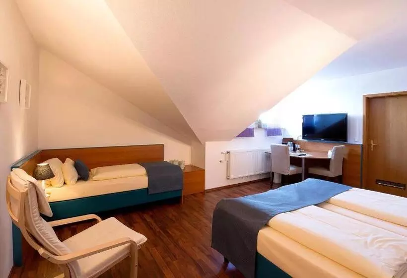 اتاق استاندارد سه نفره, Landgasthof Hotel Pröll