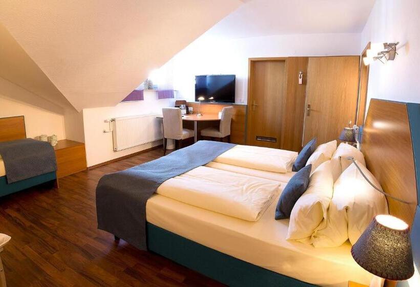 スタンダードトリプルルーム, Landgasthof Hotel Pröll