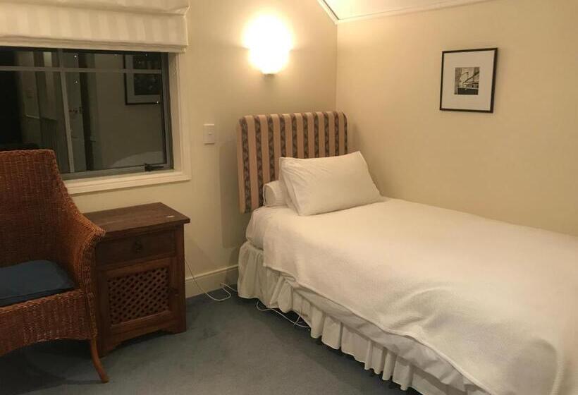 דירת חדר נוף לגינה, Bruce Waterfront Apartments