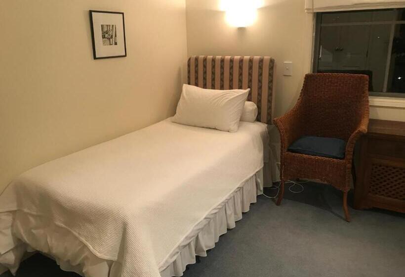 דירת חדר נוף לגינה, Bruce Waterfront Apartments