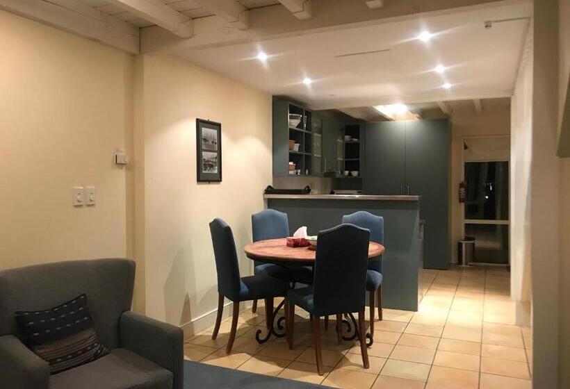 דירת חדר נוף לגינה, Bruce Waterfront Apartments