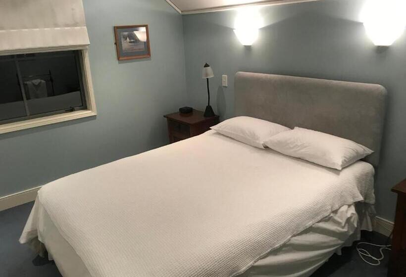 דירת חדר נוף לגינה, Bruce Waterfront Apartments