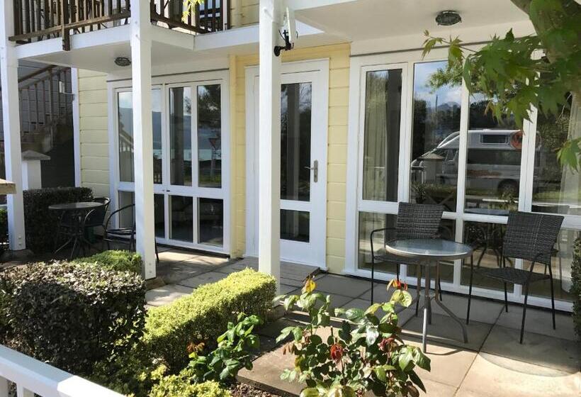 דירת חדר נוף לגינה, Bruce Waterfront Apartments