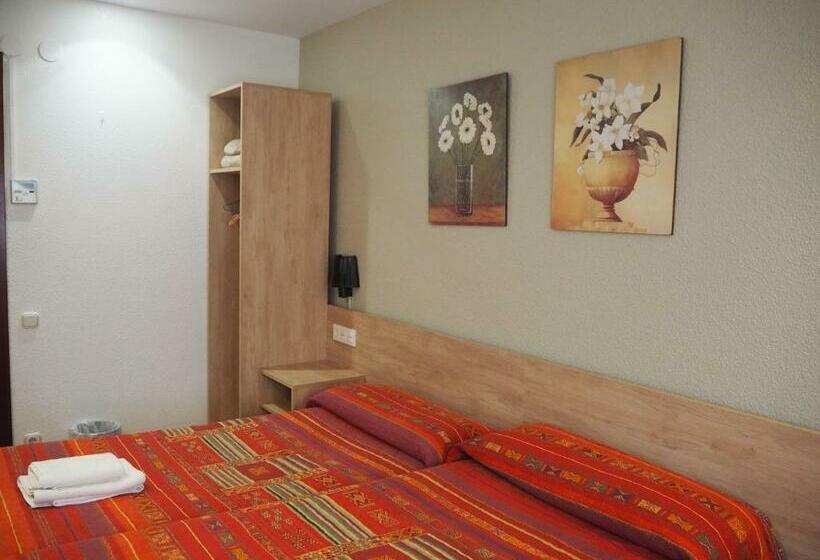 اتاق استاندارد با سرویس بهداشتی مشترک, Pensión Acella