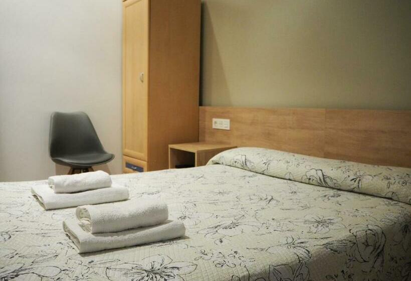 اتاق استاندارد با سرویس بهداشتی مشترک, Pensión Acella